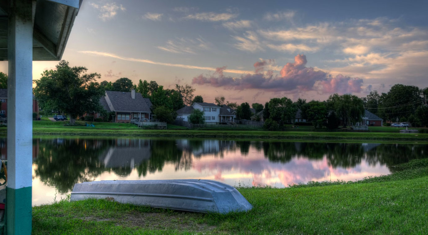 Lake Living Miracle Housing